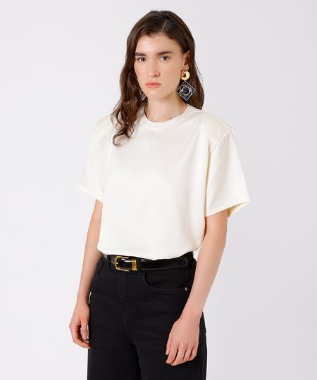 blusa feminina acetinada com ombreira mindset off white PP blusa feminina acetinada com ombreira mindset off white PP