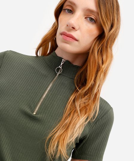 blusa feminina canelada com zíper de argola manga curta gola alta verde P