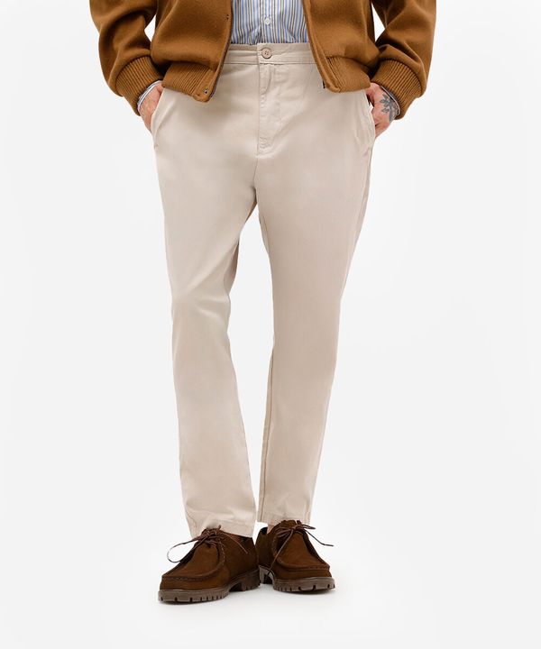 calça chino carrot de sarja masculina bege 44