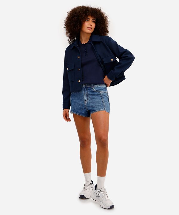short feminino jeans cintura média com recortes azul 42