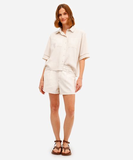 short feminino de sarja com pregas off white 36