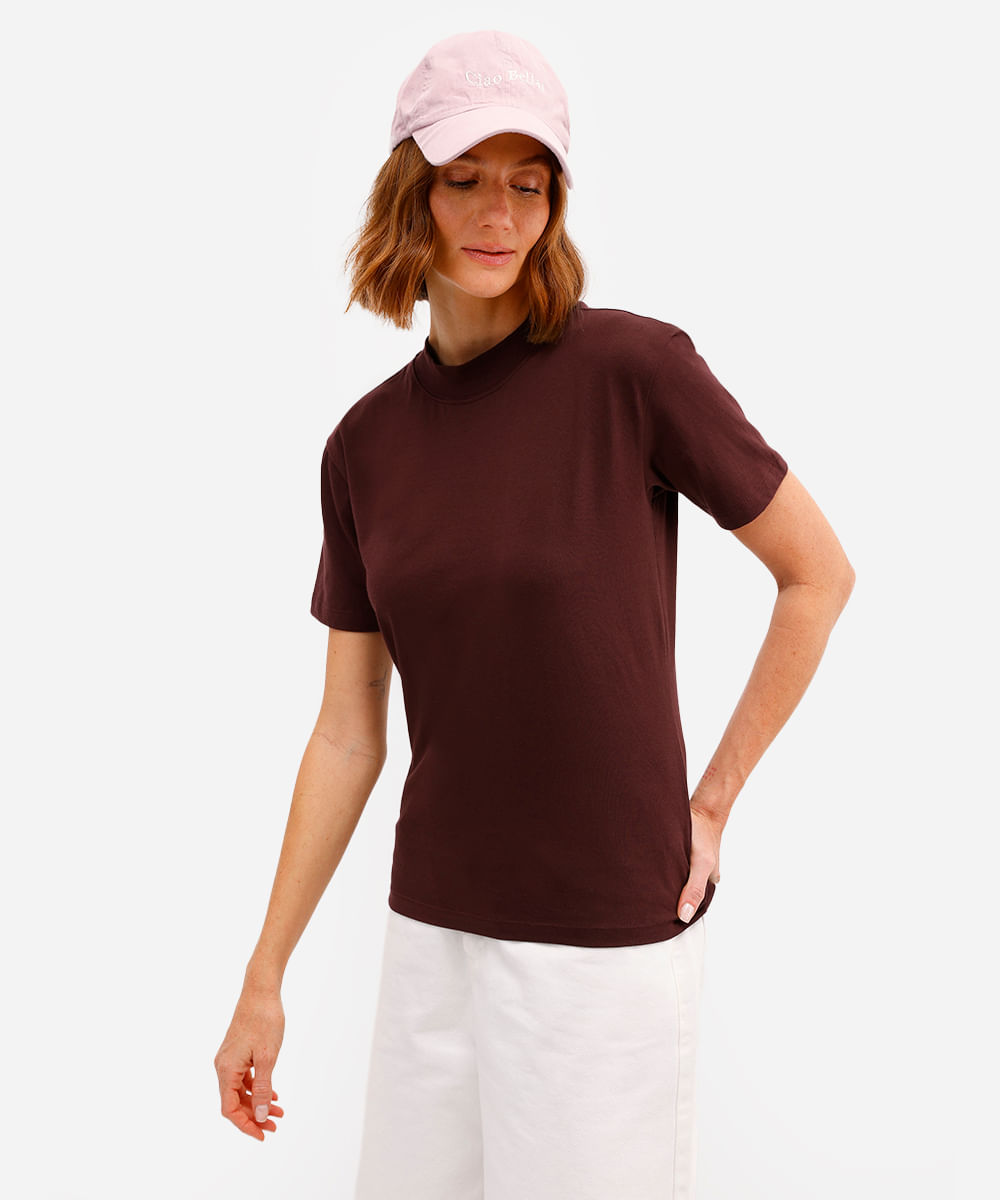 camiseta básica feminina manga curta gola alta vinho