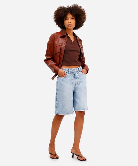 bermuda jeans feminina relaxed cintura média com cordão azul 42