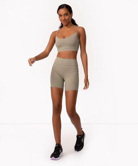 bermuda esportiva cós largo com bolso lateral ace verde P