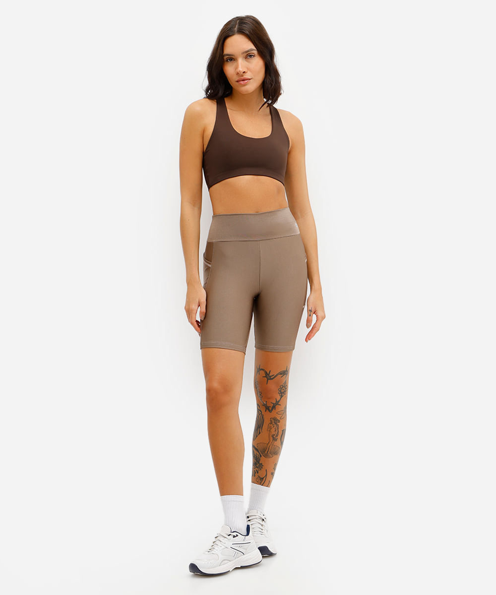 bermuda feminina esportiva ace com bolsos marrom