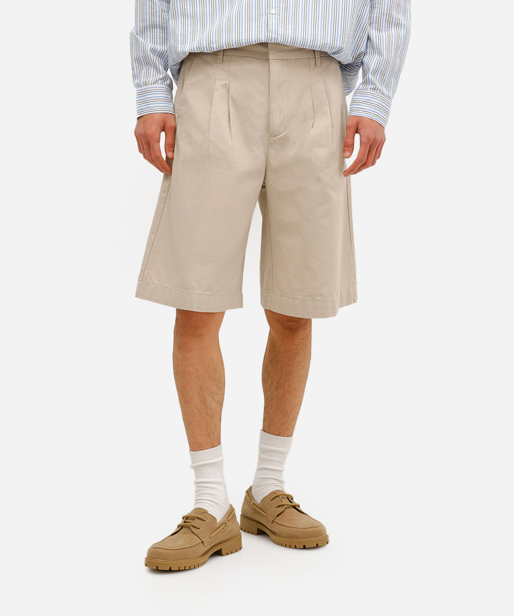 bermuda baggy masculina de alfaiataria com pregas bege