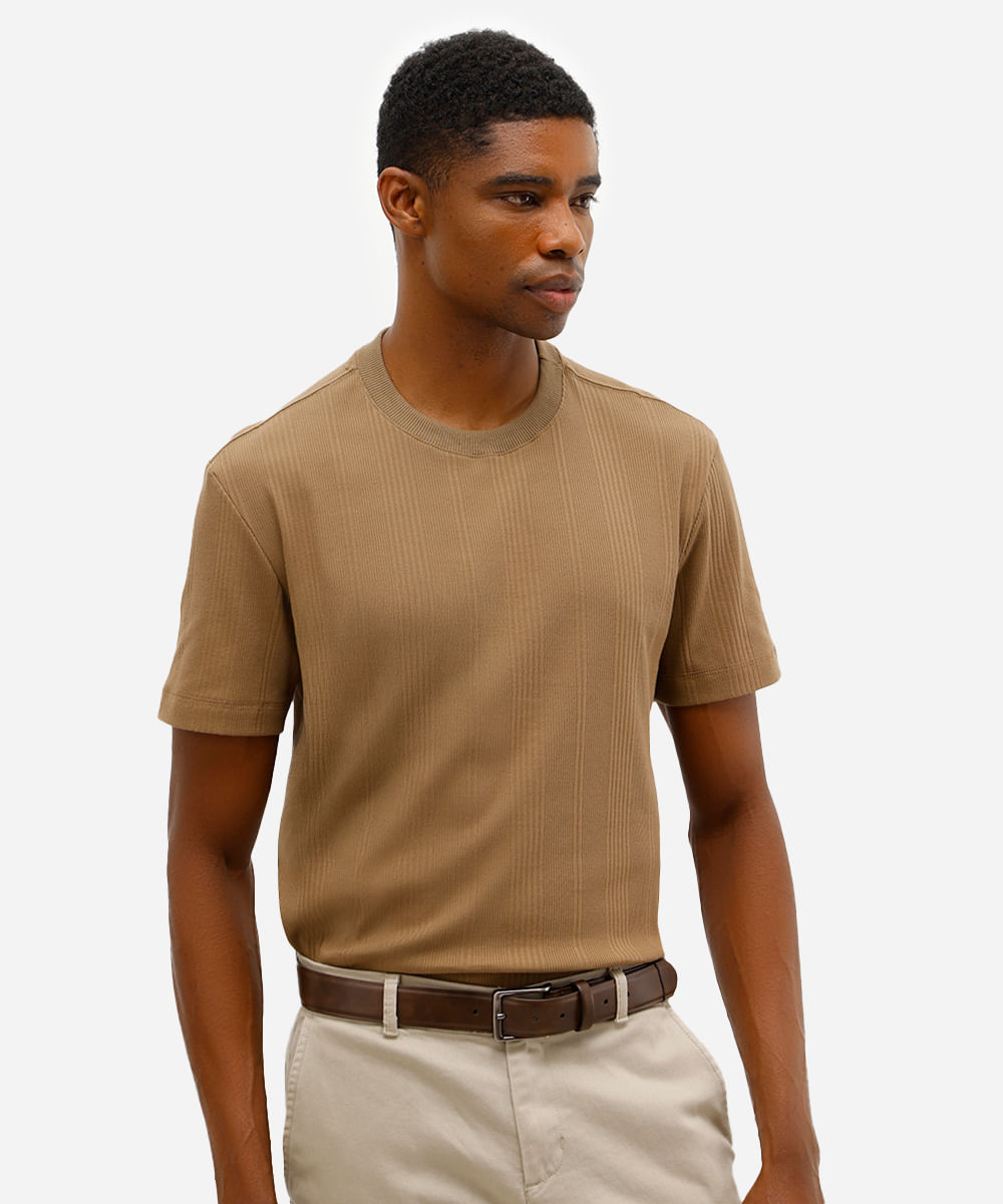 camiseta comfort masculina manga curta canelada marrom