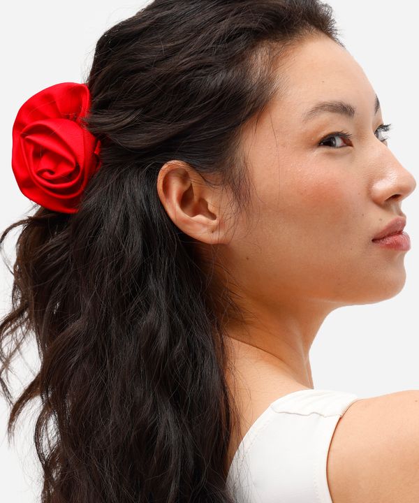 presilha de cabelo floral vermelha UNICO