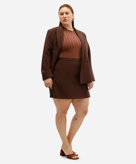 short saia feminino de alfaiataria plus size marrom 54