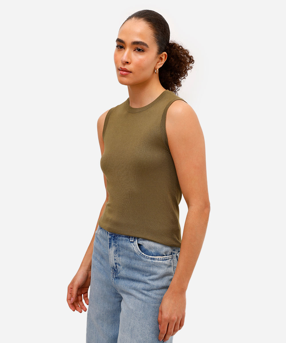 regata feminina de tricot decote redondo verde