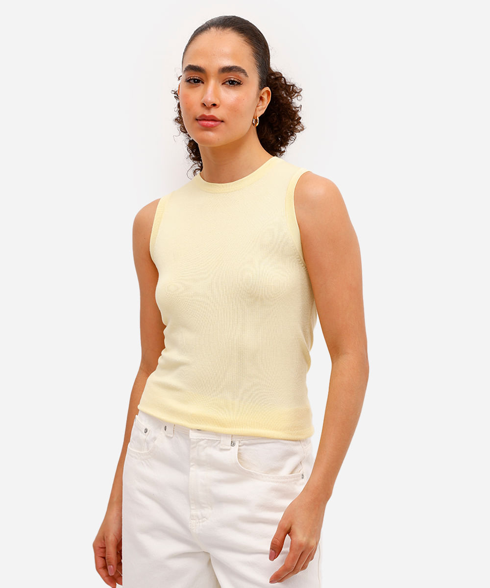 regata feminina de tricot decote redondo amarela