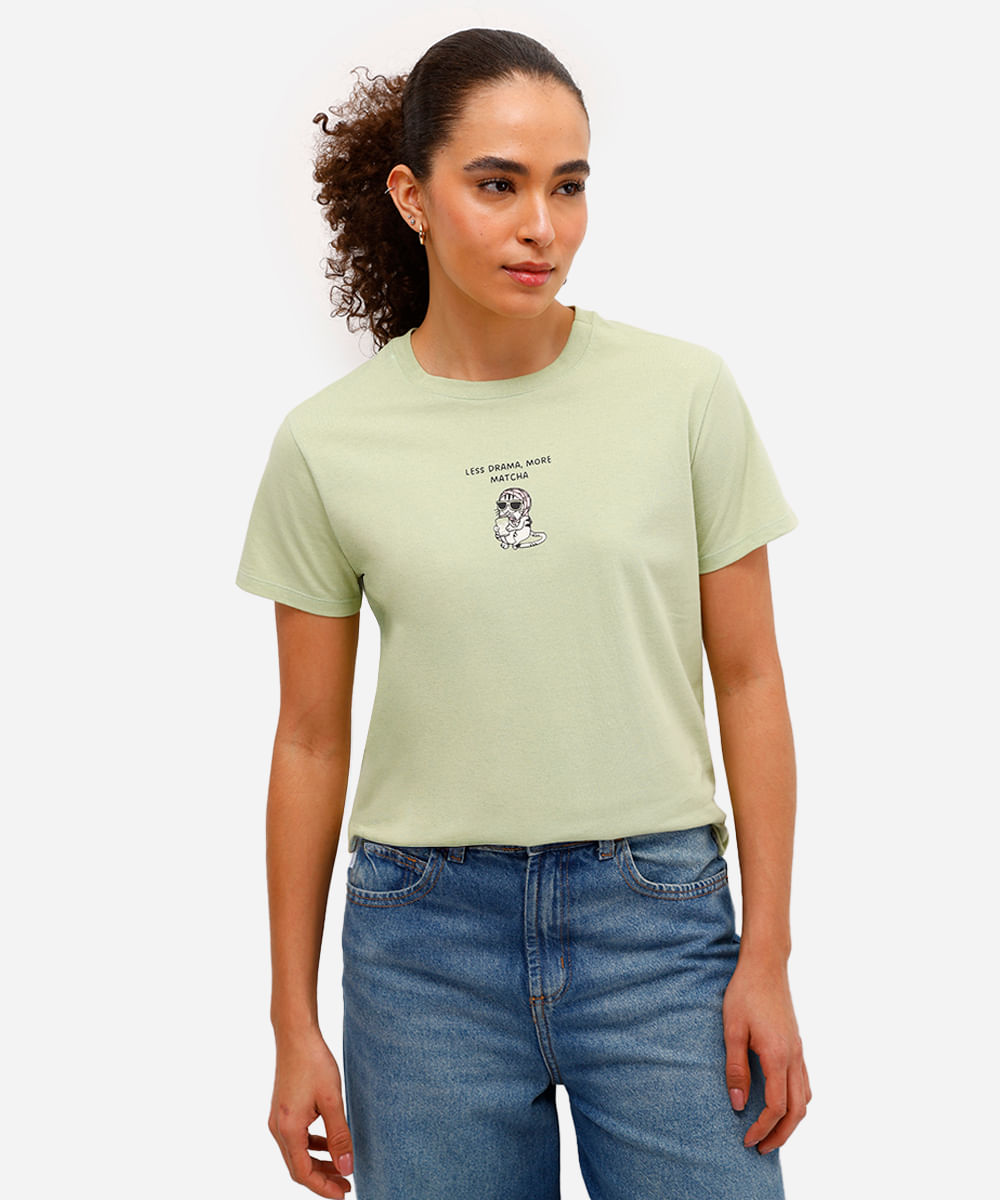 camiseta feminina de algodão less drama more matcha verde