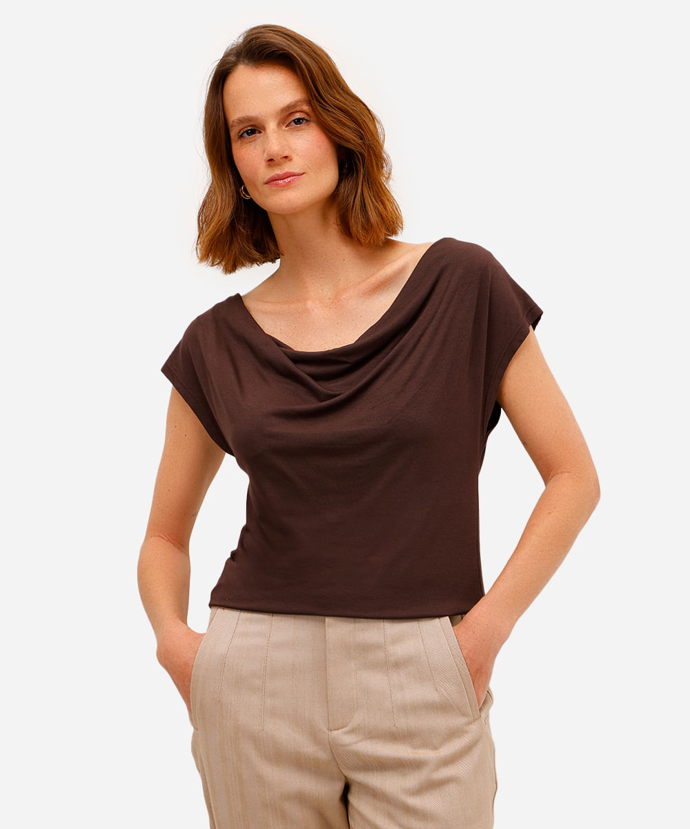 blusa feminina de viscose decote degagê marrom