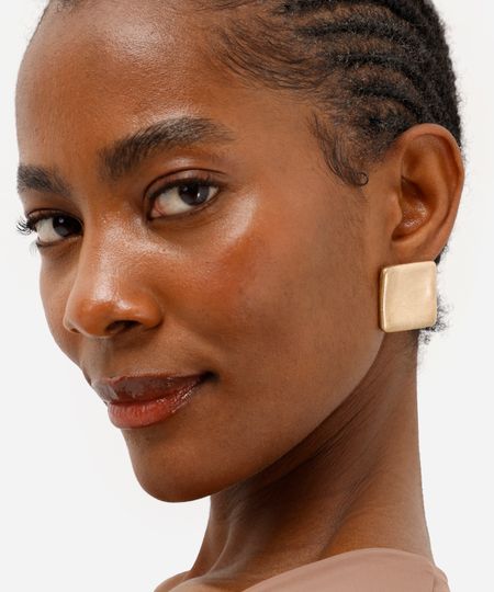 brinco quadrado côncavo dourado UNICO brinco quadrado côncavo dourado UNICO