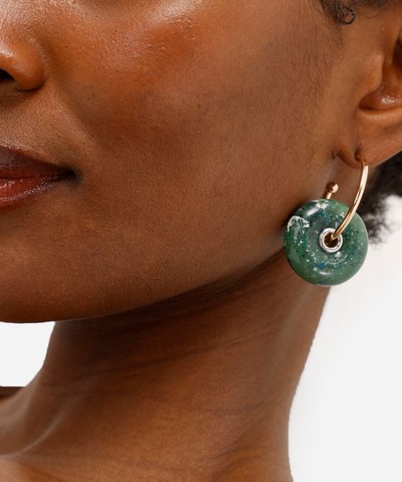 brinco argola com pingente dourado UNICO brinco argola com pingente dourado UNICO