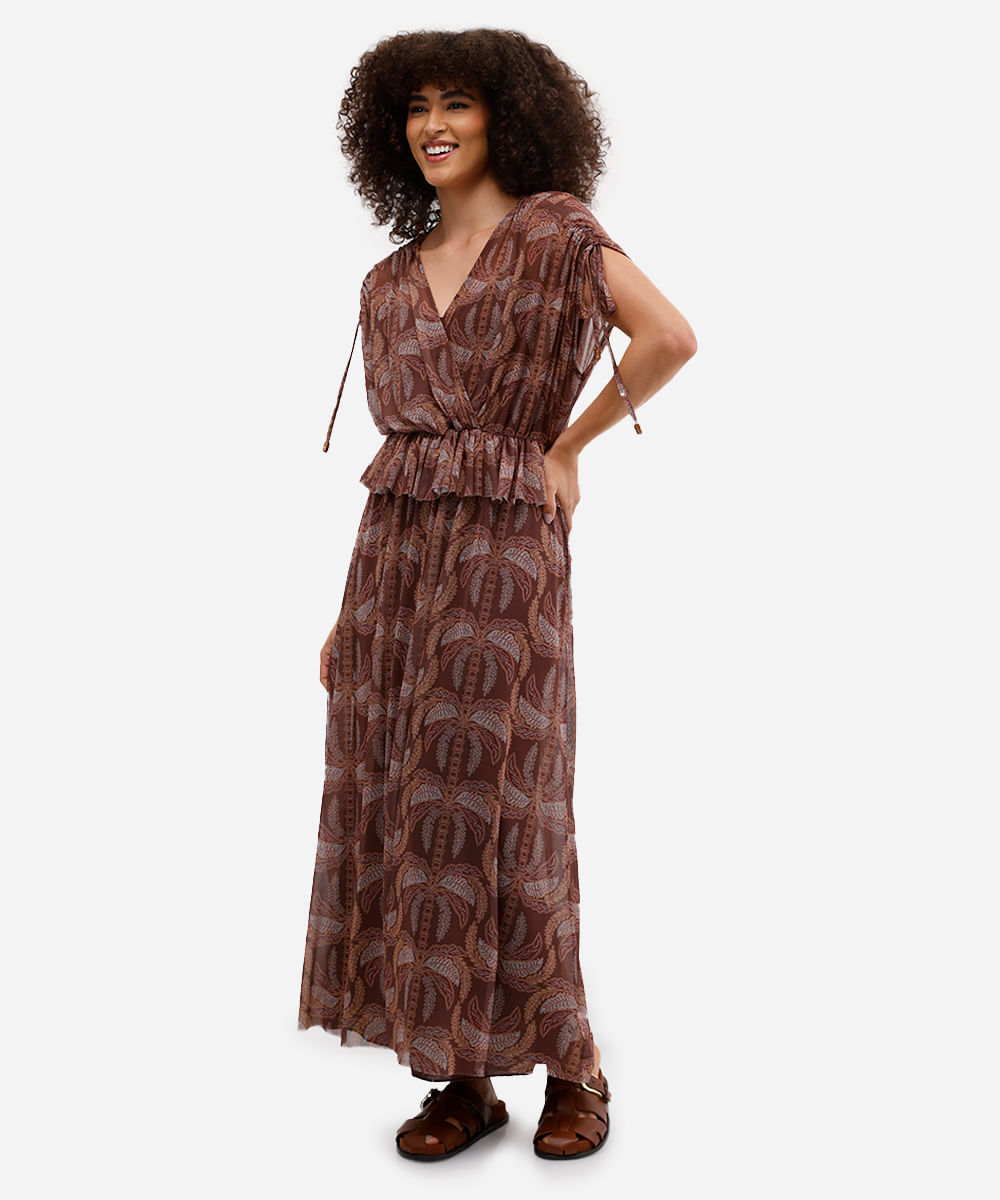 vestido longo feminino de tule com babados e amarração folhagens marrom