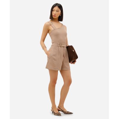 short feminino com cinto texturizado marrom