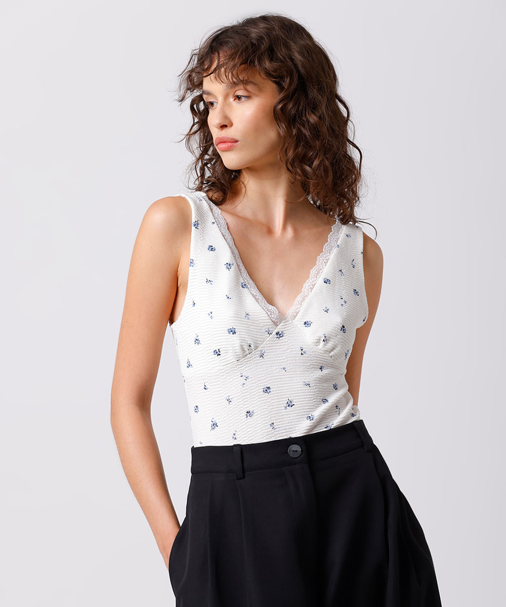 regata feminina com renda floral texturizada mindset off white