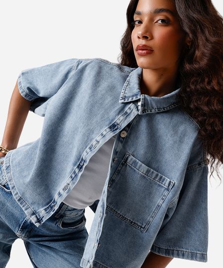 camisa feminina jeans manga curta azul M camisa feminina jeans manga curta azul M