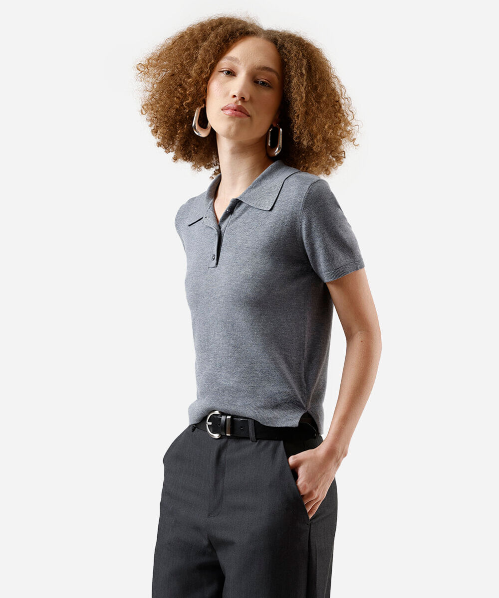 polo feminina de tricot manga curta cinza