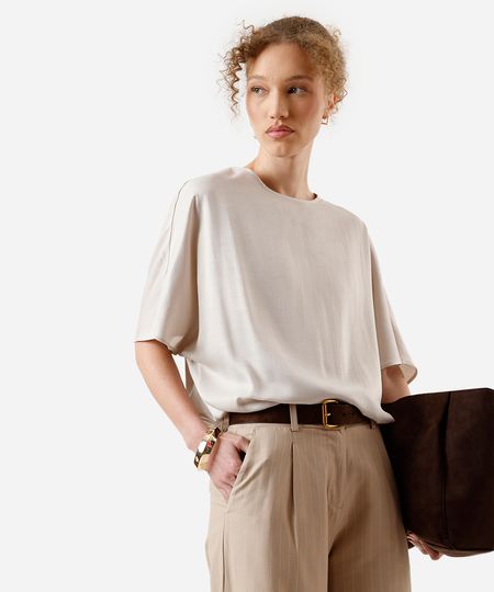 blusa feminina manga curta decote canoa acetinada bege GG blusa feminina manga curta decote canoa acetinada bege GG