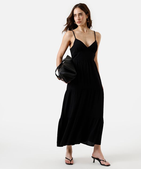 vestido midi feminino de viscose com recortes texturizado preto PP