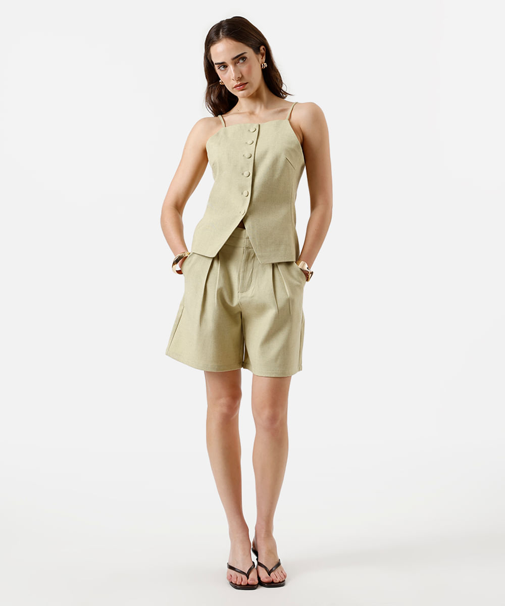 bermuda reta feminina de alfaiataria com pregas verde