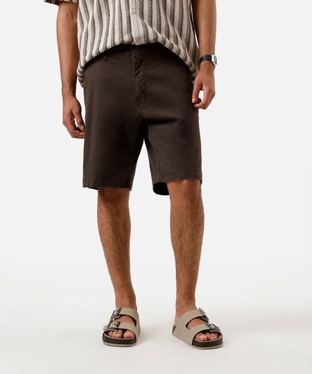 bermuda reta masculina de sarja com bolsos chino marrom 38 bermuda reta masculina de sarja com bolsos chino marrom 38