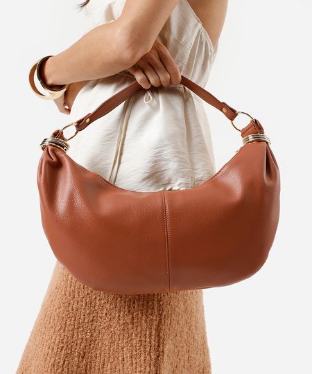 bolsa shoulder meia lua com pregas e argolas marrom UNICO bolsa shoulder meia lua com pregas e argolas marrom UNICO