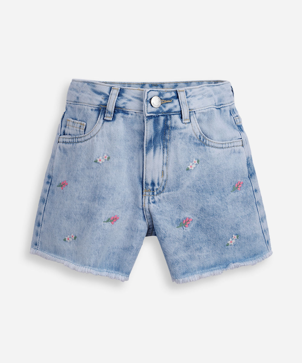 short mom infantil jeans com bordado floral e barra desfiada azul