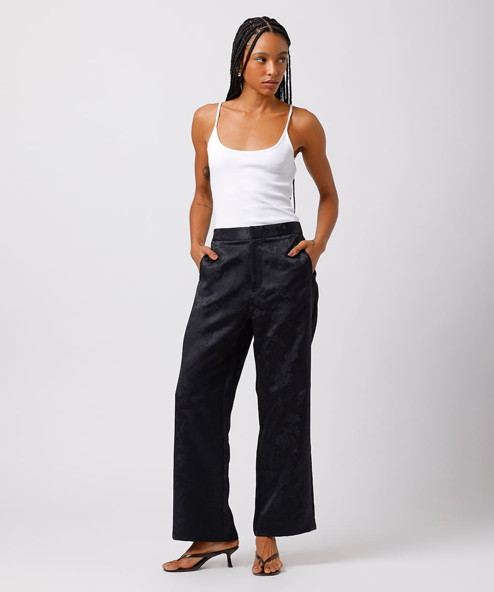 calça reta feminina de jacquard floral mindset preta
