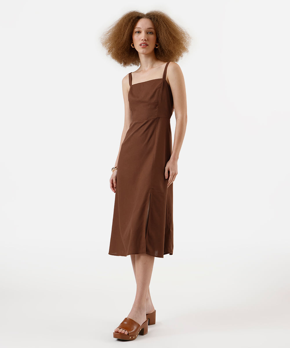 vestido midi feminino com linho e fenda marrom