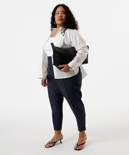 calça plus size de viscose cinza 48