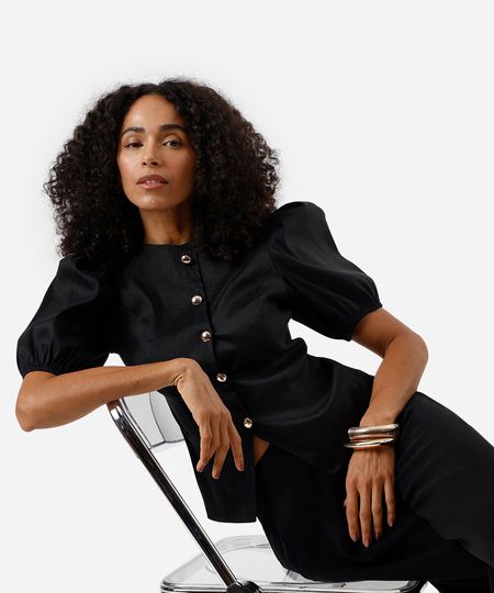 blusa feminina de tafetá manga bufante preta P blusa feminina de tafetá manga bufante preta P