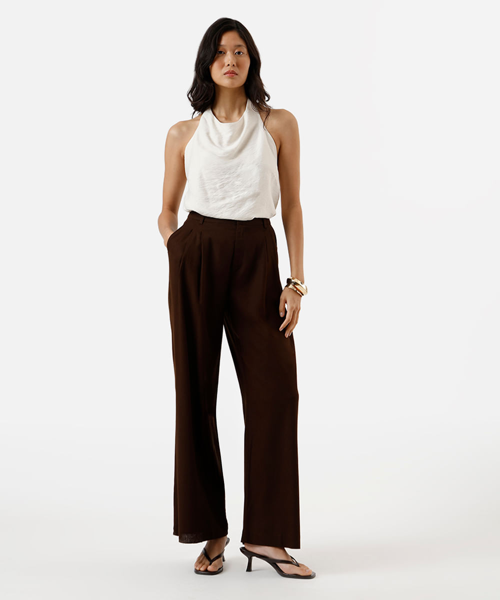 calça wide leg feminina de alfaiataria com linho e pregas marrom