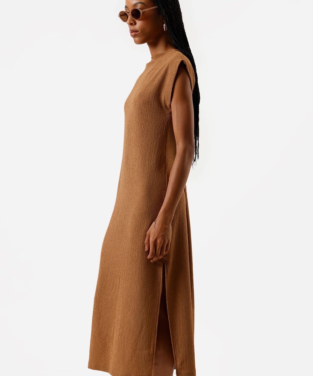 vestido midi muscle feminino com fendas texturizado básico marrom