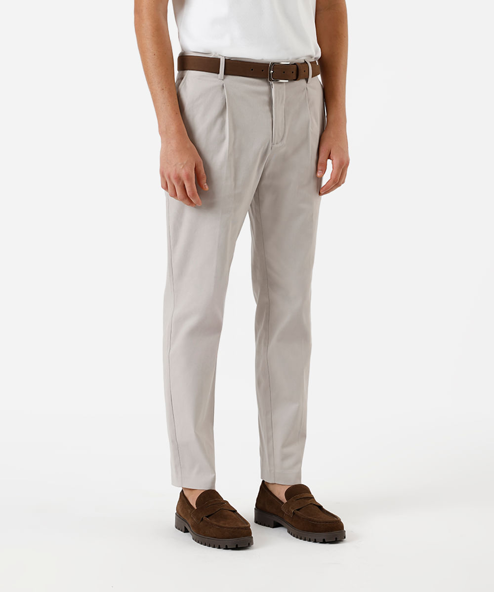 Vista 2 calça reta masculina de sarja com pregas bege C&A Areia C&A Areia