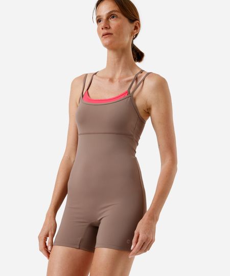 macaquinho feminino esportivo ace com sobreposição marrom M