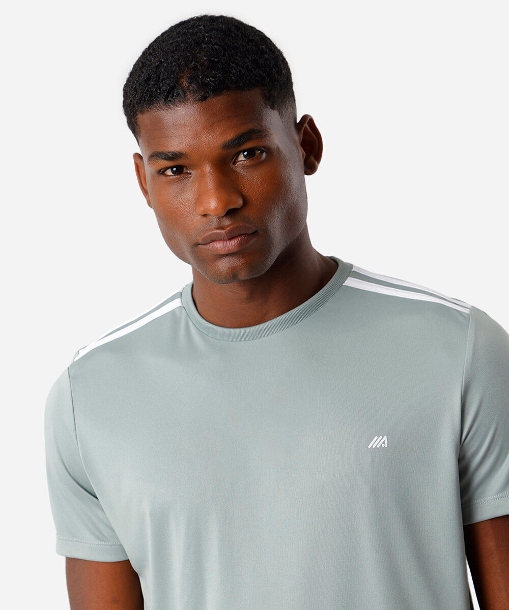 camiseta masculina com listras verde