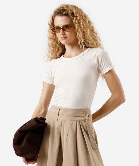 blusa baby look feminina de poliamida básica canelada off white PP blusa baby look feminina de poliamida básica canelada off white PP