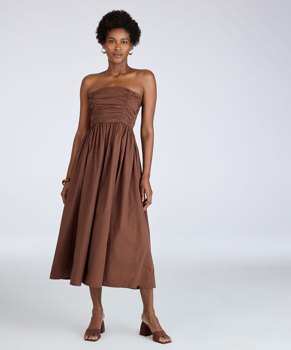 vestido midi feminino sem alça com pregas marrom
