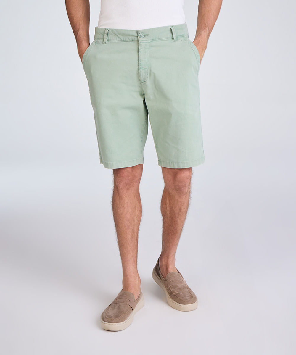 bermuda slim masculina de sarja verde