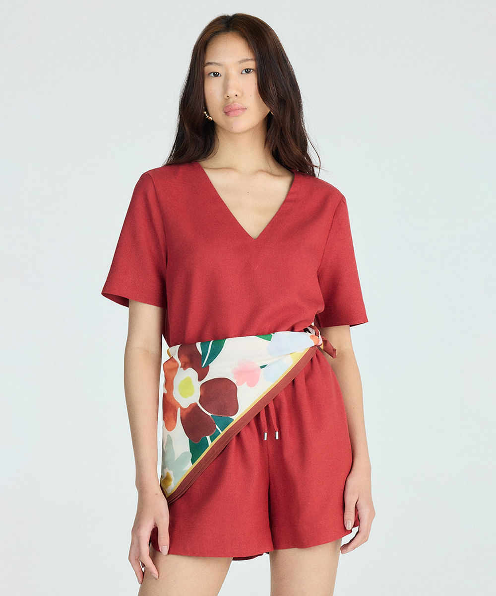 short curto feminino com linho básico vermelho