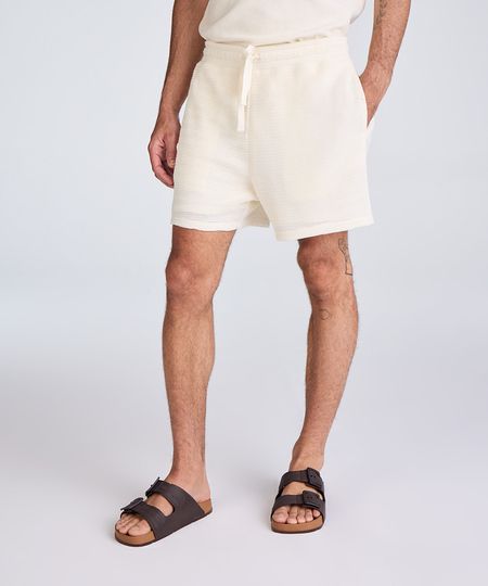 short jogger masculino de crochê texturizado - off white P short jogger masculino de crochê texturizado - off white P
