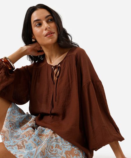 bata feminina com viscose texturizada marrom PP bata feminina com viscose texturizada marrom PP