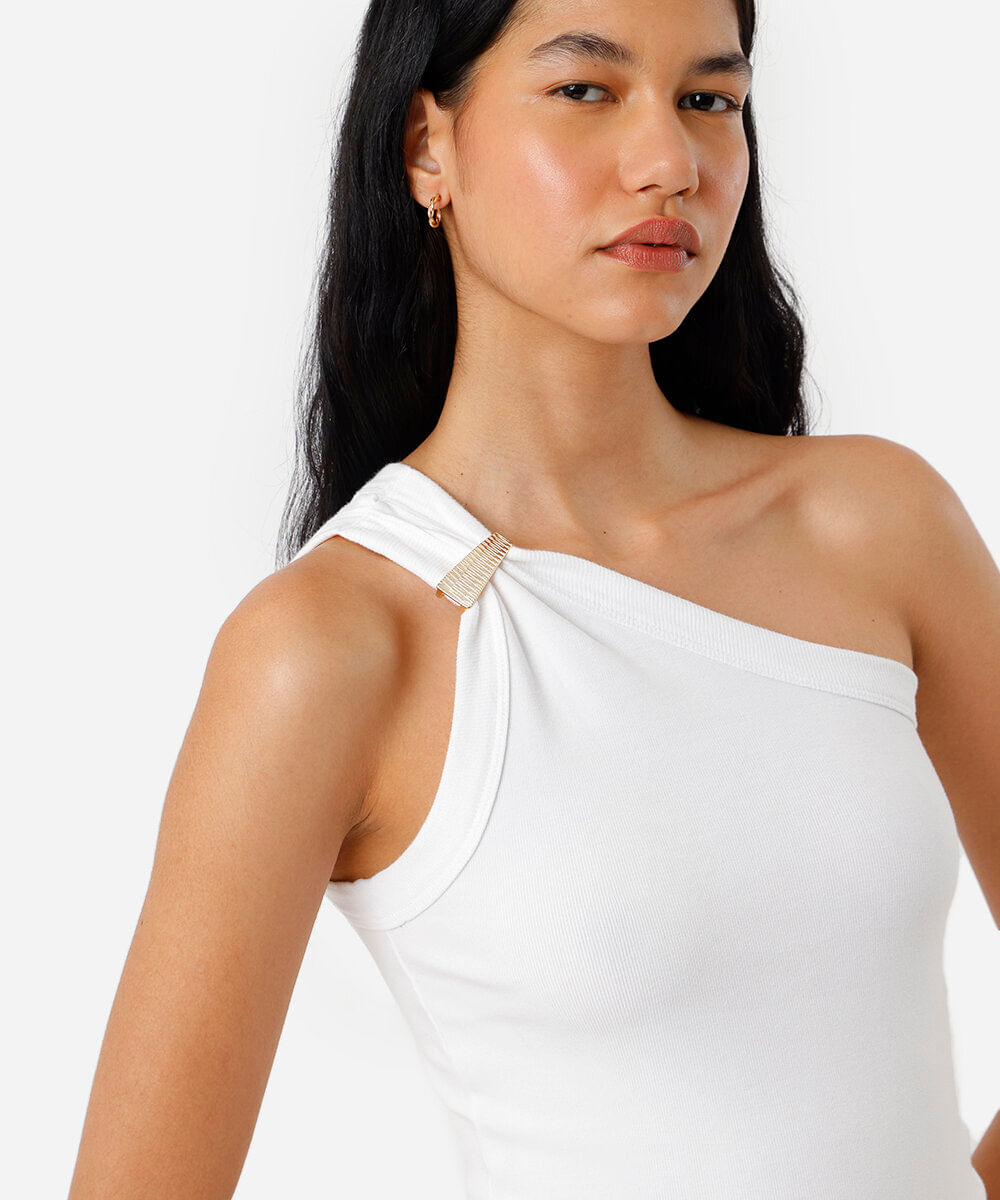 blusa ombro único feminina de algodão com fivela canelada off white
