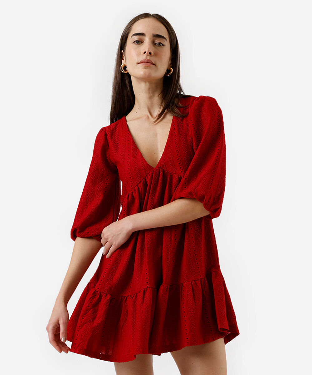 vestido curto feminino de laise com recorte vermelho