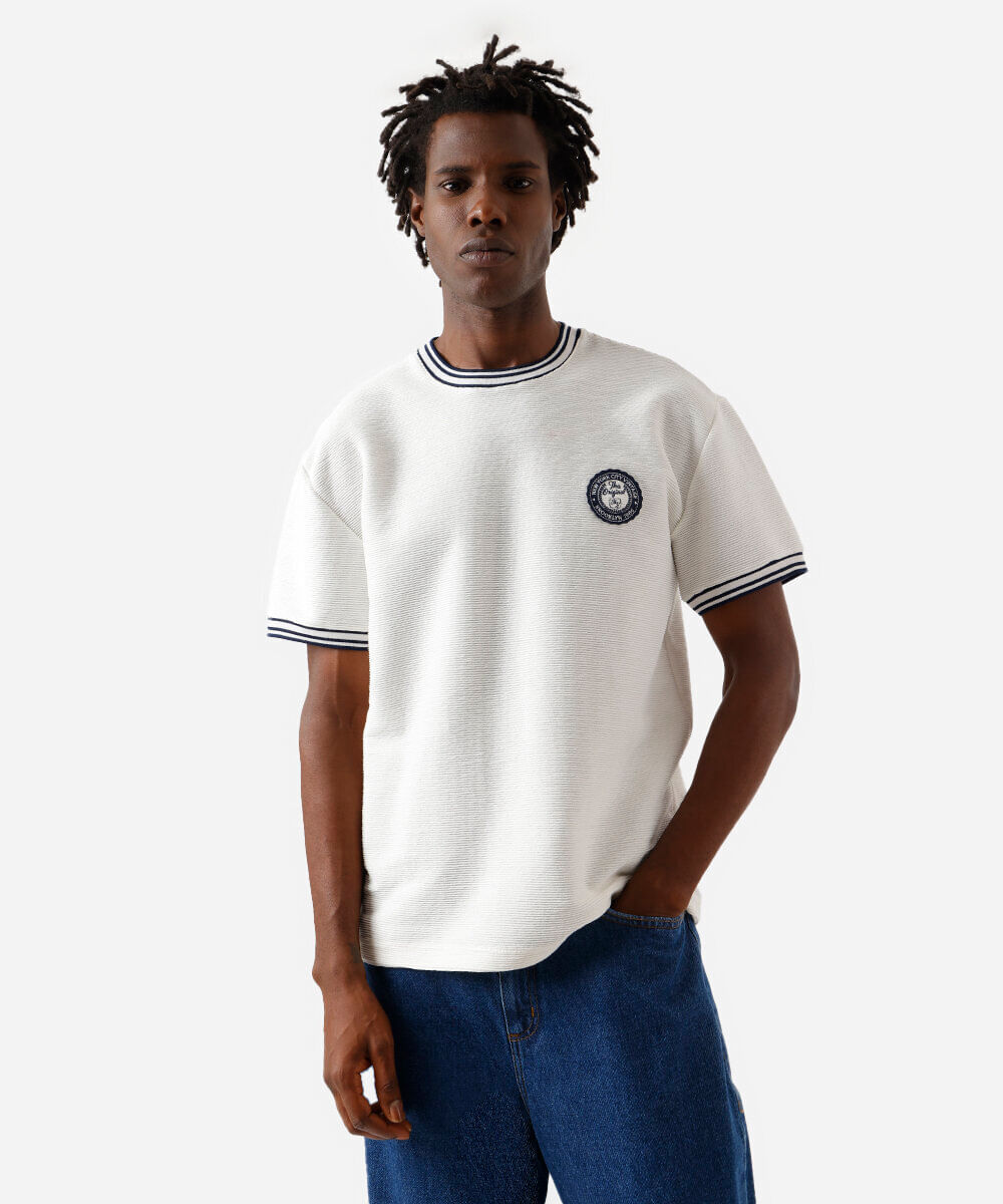 camiseta box fit masculina bordada texturizada off white