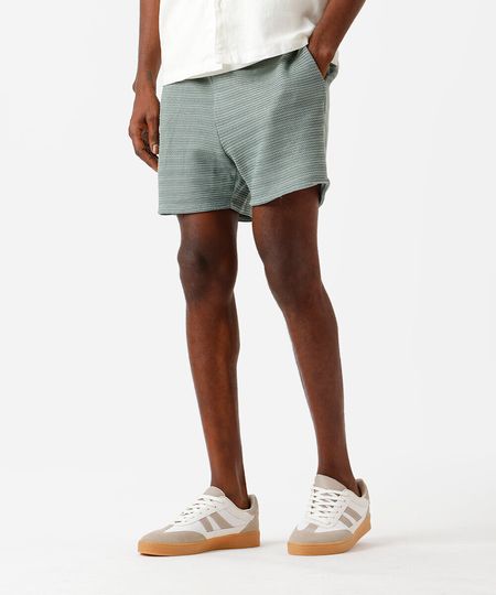 short jogger masculino de crochê texturizado verde M