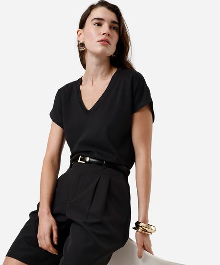 camiseta feminina de algodão peruano decote v preta GG